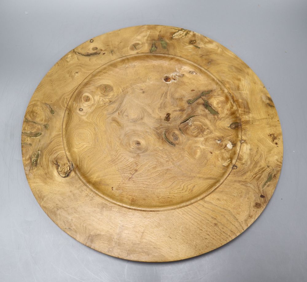 A burr elm wooden plate, diameter 39cm